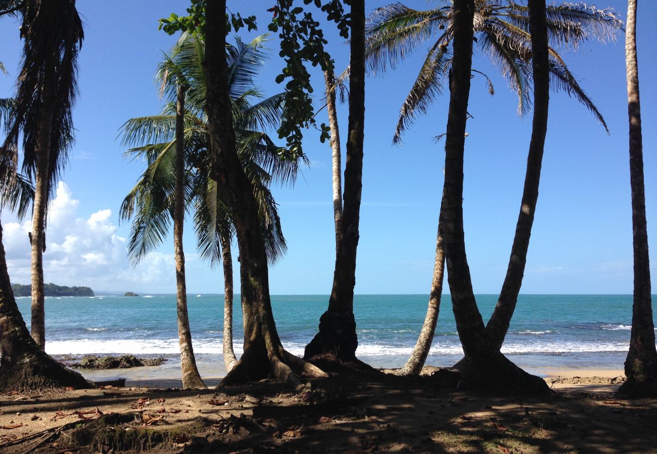 Casa en Playa Chiquita - Casa Ambar 