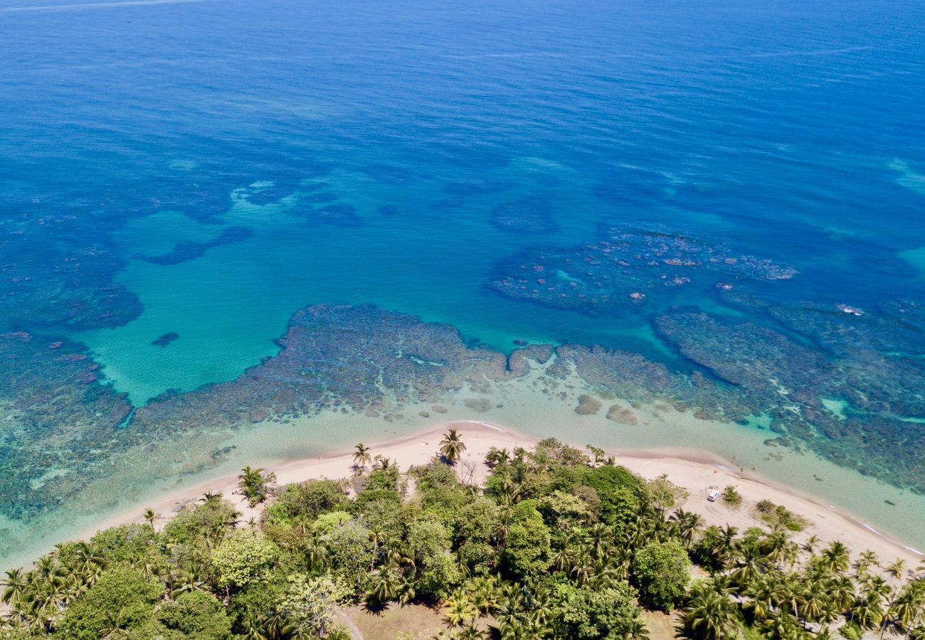 Casa en Playa Chiquita - Casa Tica 