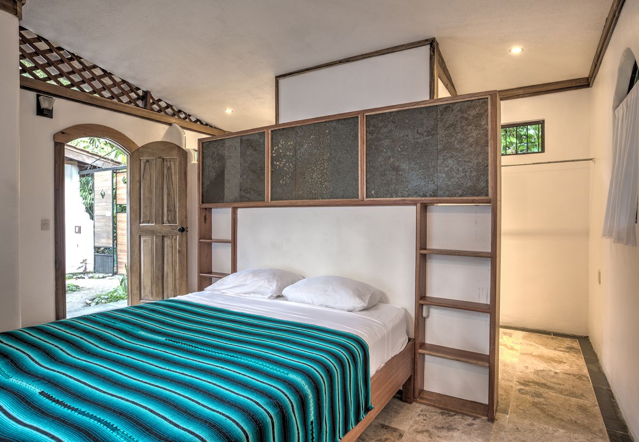 Casa en Playa Chiquita - Compass Rose