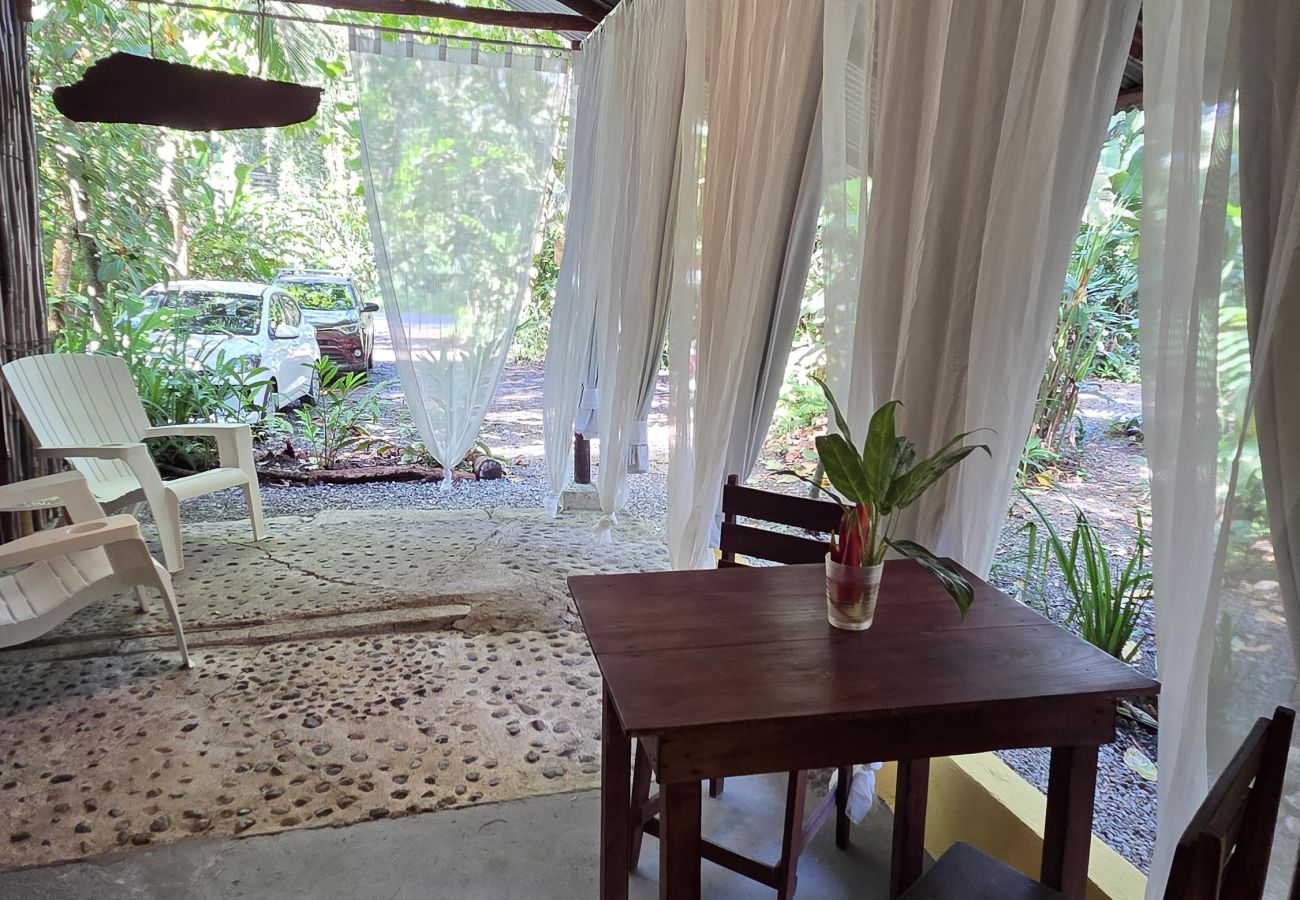 Bungalow en Playa Chiquita - Cuarto Sol relax, meditate, enjoy nature