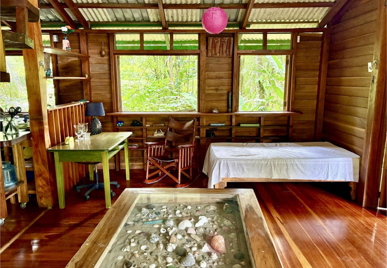 Bungalow en Manzanillo - Ranitas Casonita y Tranquila - Jungle Houses for nature lovers sleeps 8 