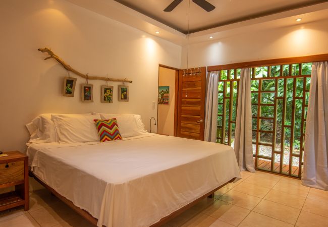 Ferienhaus in Playa Chiquita - Deluxe Pool Jungle Beach Haus - Casa Ambar Ferienhaus in Playa Chiquita - Deluxe Pool Jungle Beach Haus - Casa Ambar