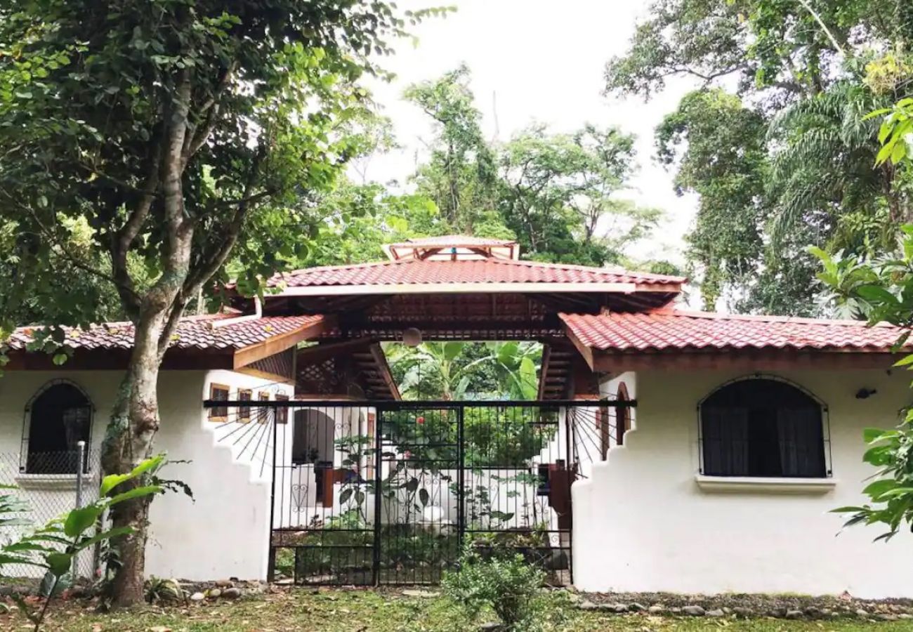 Ferienhaus in Playa Chiquita - Compass Rose Delux Beach House