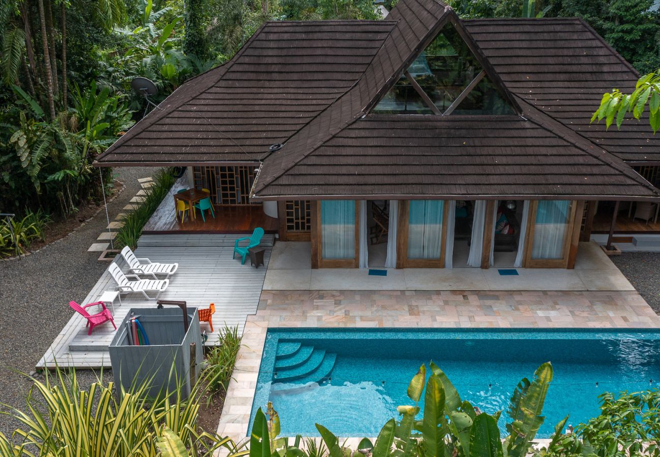 Maison à Playa Chiquita - Piscine de luxe Jungle Beach House - Casa Ambar