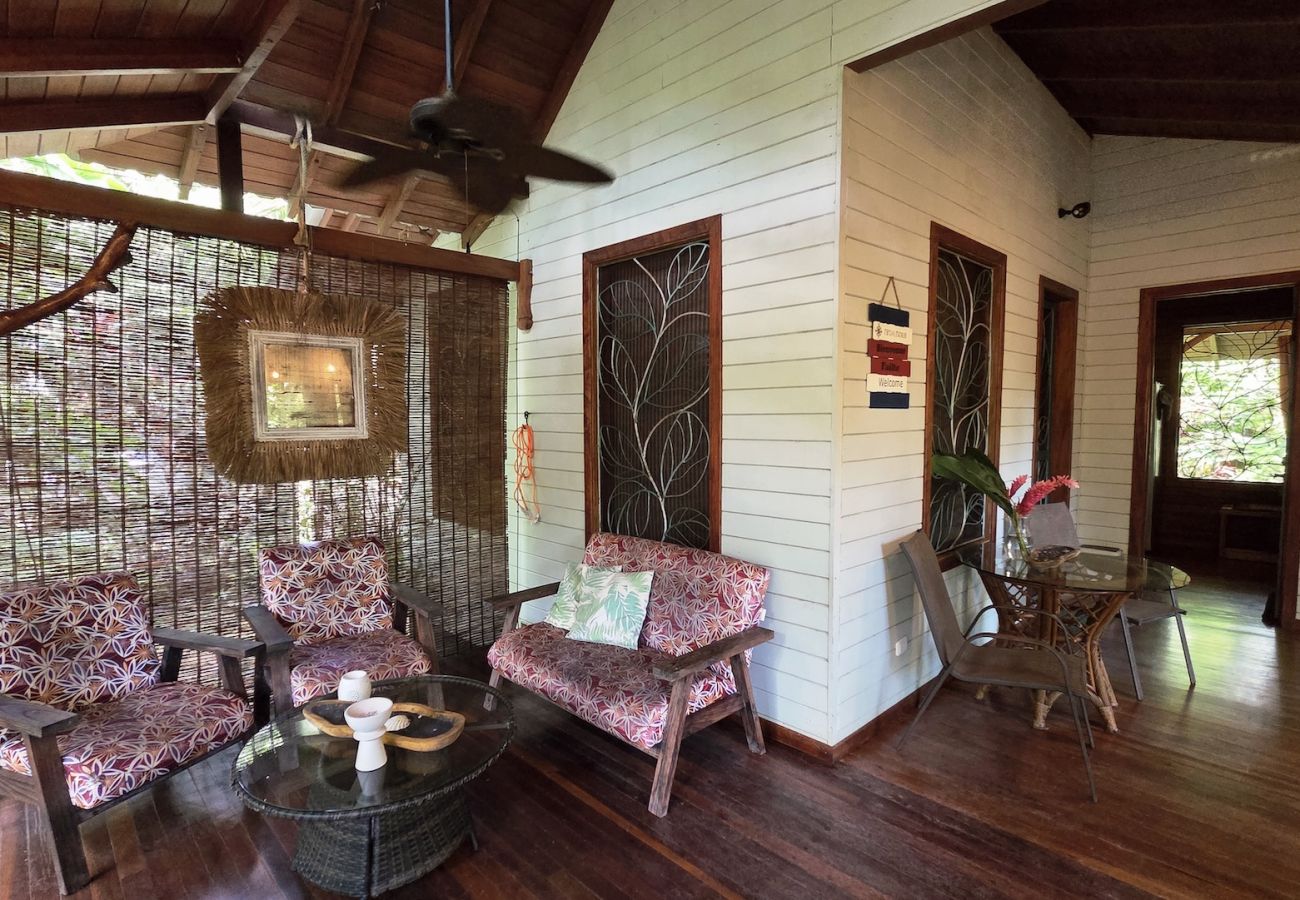 House in Playa Chiquita - Tin Roof- Romantic Jungle House with AC steps to Playa Chiquita