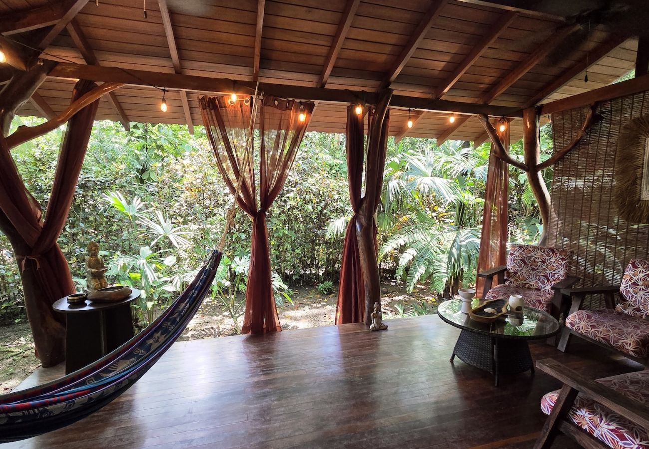 House in Playa Chiquita - Tin Roof- Romantic Jungle House with AC steps to Playa Chiquita